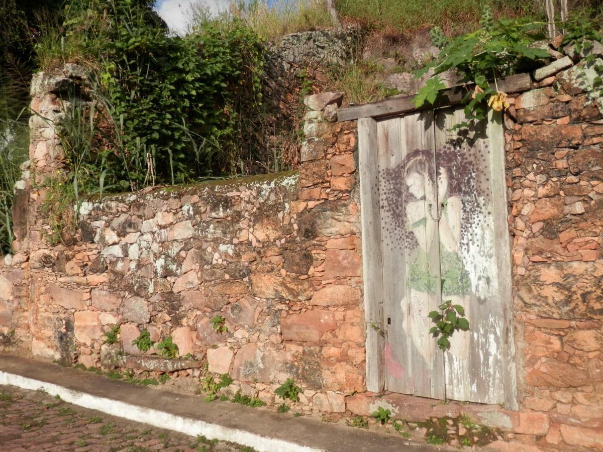 Pousada Pedras De Igatu Exterior photo