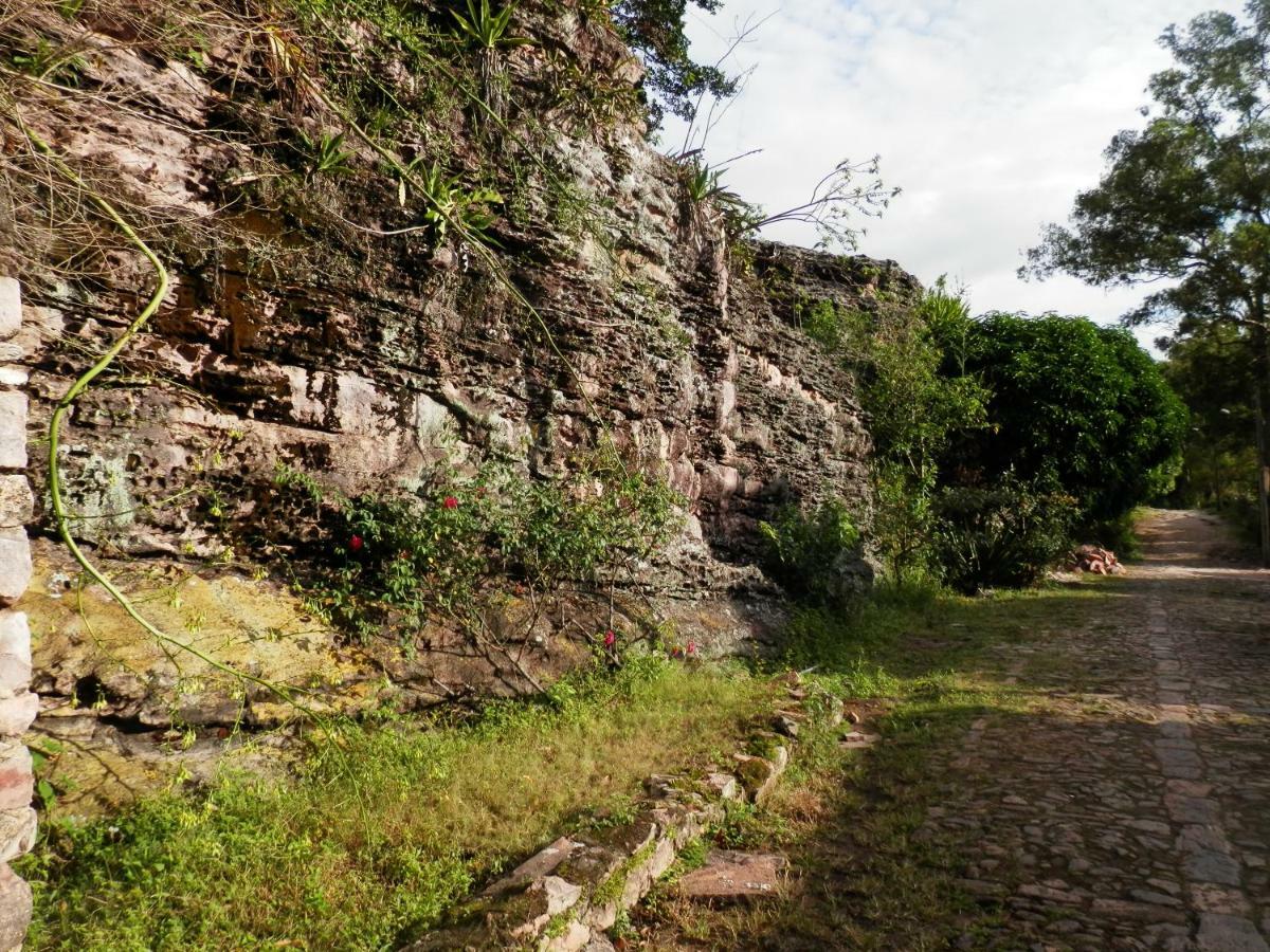 Pousada Pedras De Igatu Exterior photo